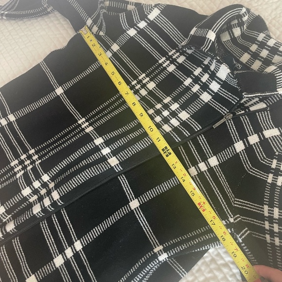 WOMENS CHAPS BLACK AND WHITE SWEATER JACKET SIZE LARGE - Picture 9 of 10